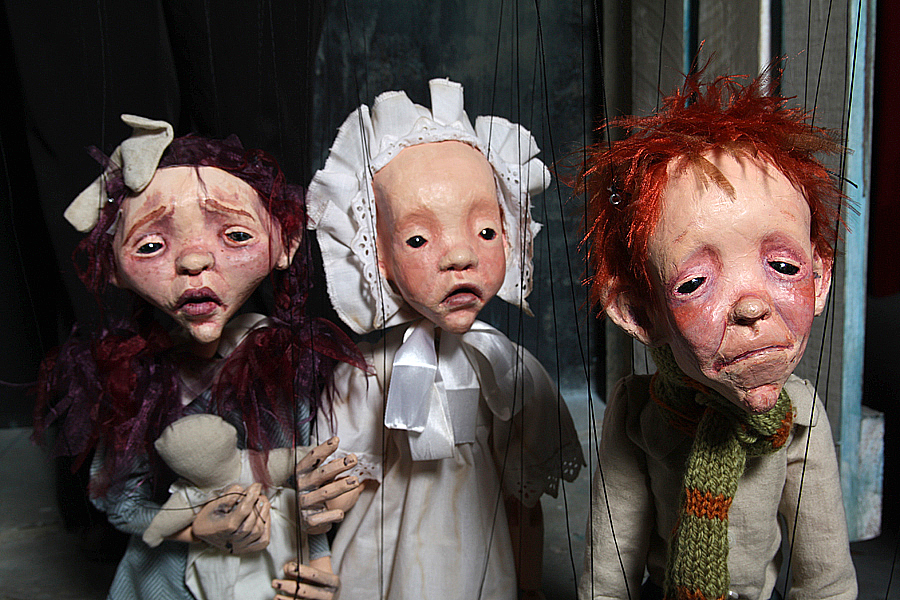 La punzante expresión de las marionetas. Foto de Jesús Atienza.