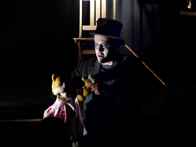 Cabaret del Taller de Marionetas de Pepe Otal, Día de los Muertos