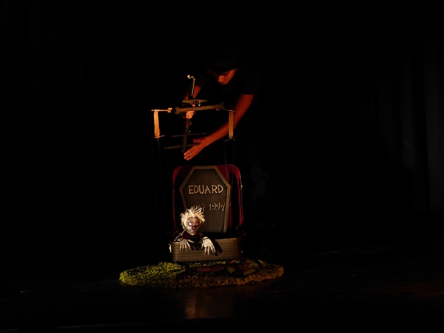 Cabaret del Taller de Marionetas de Pepe Otal, Día de los Muertos