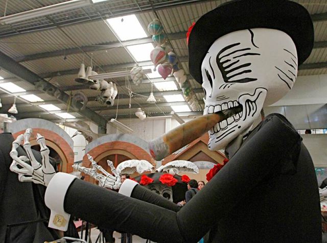 Figura del desfile Día de los Muertos, México