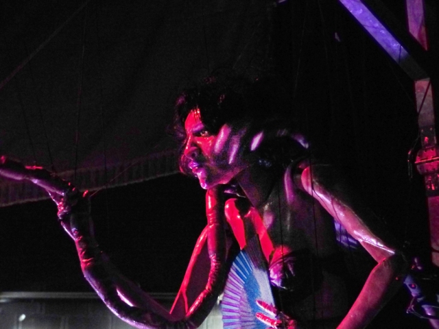 Peep Show, Naked Puppet. Marioneta gigante. Foto de Jesús Atienza.