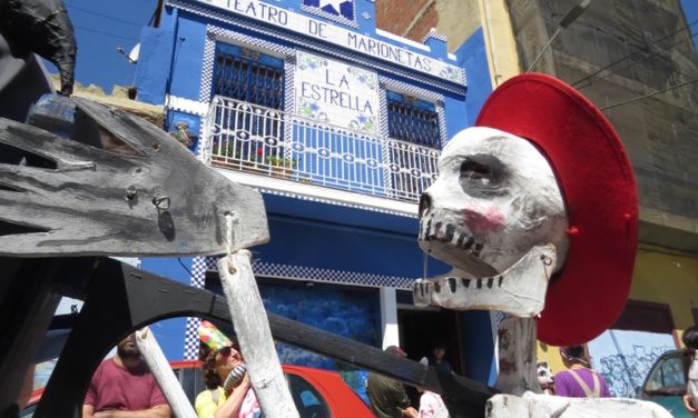 I- El Festival de Titelles al Cabanyal, Valencia: Pasacalle y Alauda Teatro