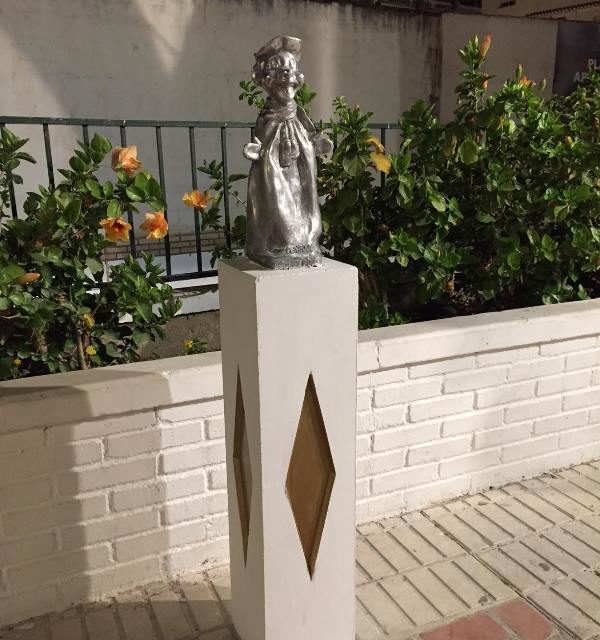 Nueva escultura de Peneque el Valiente en La Herradura, Granada