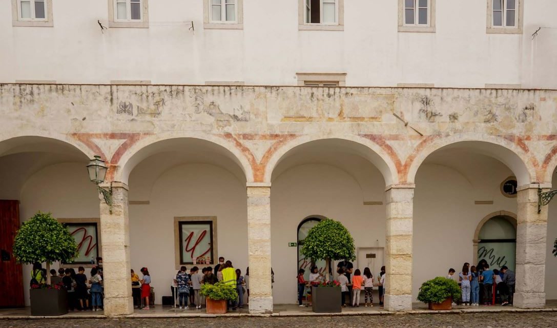 La sede del Museu da Marioneta de Lisboa, el Convento das Bernardas, antes y hoy