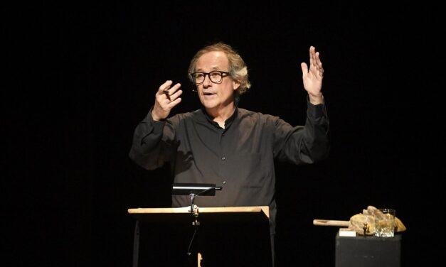 “EL TITIRITERO, EL DOBLE Y LA SOMBRA”, CONFERENCIA-ESPECTÁCULO DE TONI RUMBAU, por Damià Barbany