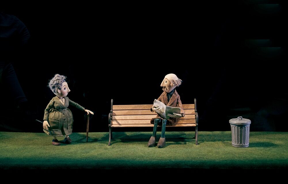 El silencio poético de ‘El banco’, de Teater Refleksion. Por Iñaki Oscoz