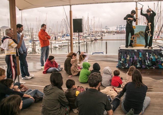 En el muelle deportivo