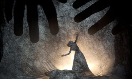 ‘LABERINTO. Siguiendo las sombras’. Taller de creación de Teatro de Sombras con Fabrizio Montecchi y Camille Trouvé. Atelier della Luna, Santes Creus (Tarragona)