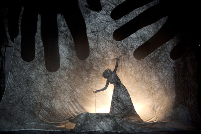 ‘LABERINTO. Siguiendo las sombras’. Taller de creación de Teatro de Sombras con Fabrizio Montecchi y Camille Trouvé. Atelier della Luna, Santes Creus (Tarragona)