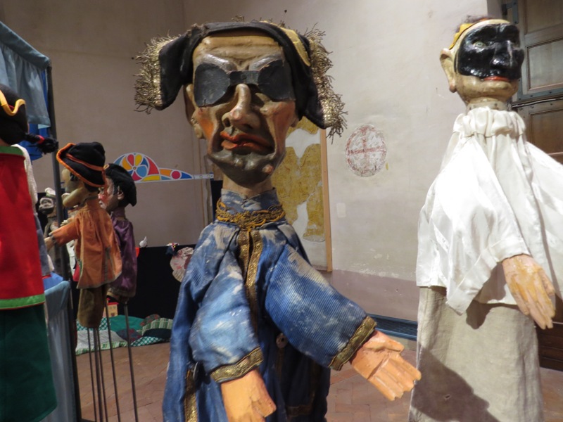 II: Exposición ‘Giù la maschera’ y ‘MAgicaBUra!’, Festival de Teatro di Figura, en Pordenone, Italia: Paolo Papparotto, Ortoteatro, Pietro Roncelli