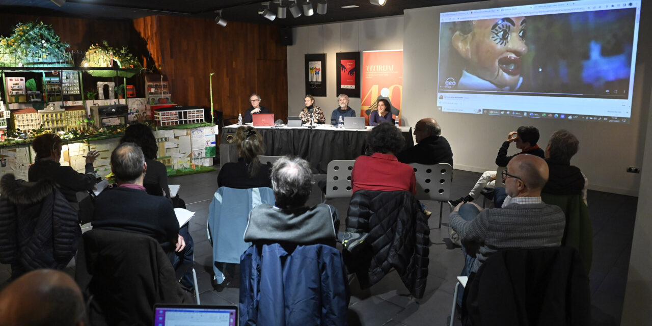 <strong>VII – Titirijai 2022, Tolosa. Jornadas de reflexión, 1a parte: ‘Títeres y Violencia’: Karim Dakroub, Dadi Pudumjee, Roberta Colomo y Eudald Ferré</strong>