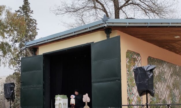 ‘Ana la de tejas verdes’, del Teatro de Carmen, en el Teatro de Títeres del Retiro, Madrid