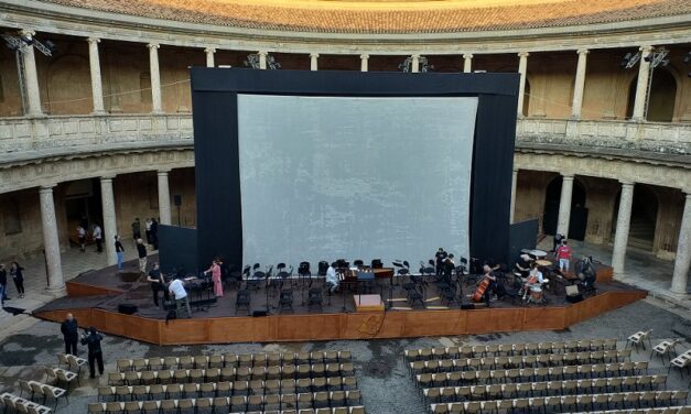 I – Celebración musical-titiritera en Granada: Centenario del Retablo de Maese Pedro. Función en el Palacio de Carlos V de La Alhambra con Etcétera y la orquesta Ciudad de Granada