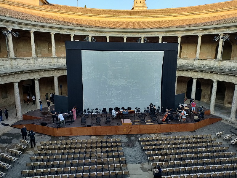 I – Celebración musical-titiritera en Granada: Centenario del Retablo de Maese Pedro. Función en el Palacio de Carlos V de La Alhambra con Etcétera y la orquesta Ciudad de Granada