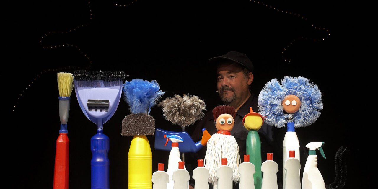 Gira latinoamericana del Teatro Arbolé y homenaje en San Salvador