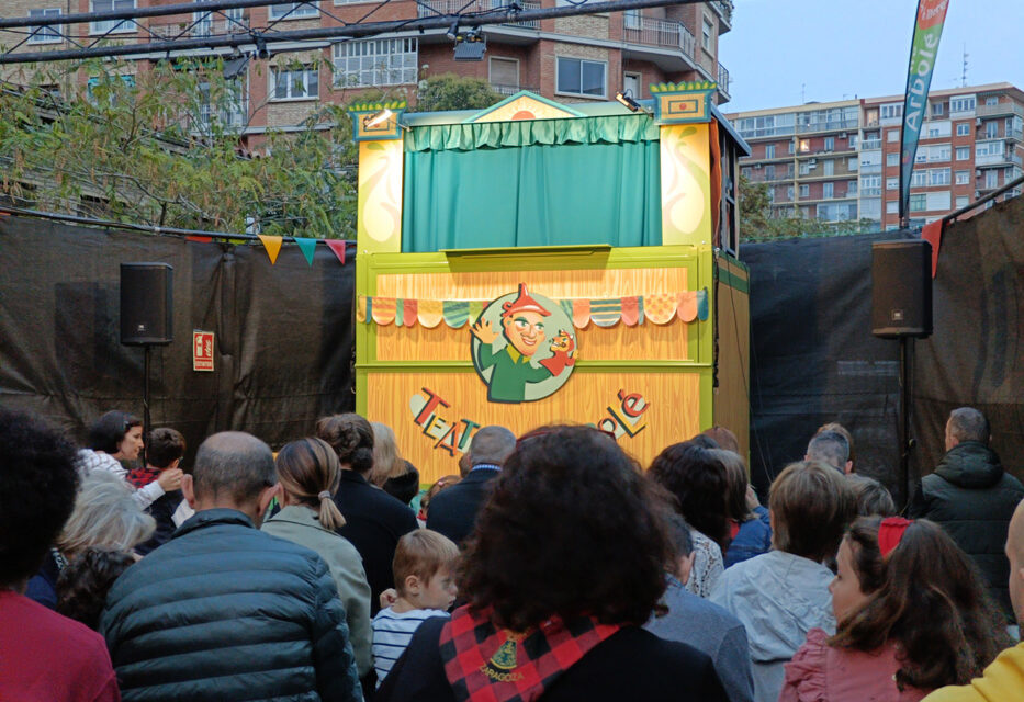 Arbolé y Pelegrín en la Plaza de los Sitios de Zaragoza. Fiestas del Pilar 2025