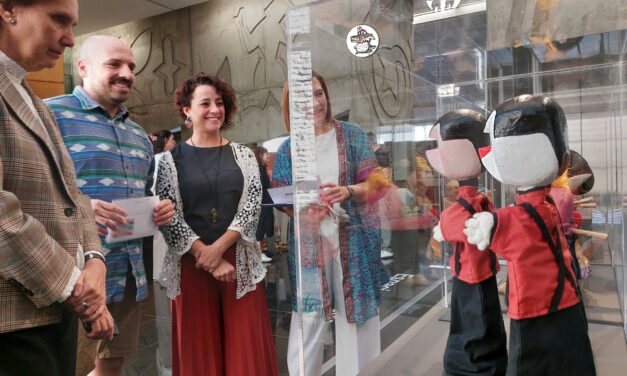 TITERES SIN CABEZA CUMPLE 15 AÑOS CON UNA EXPOSICIÓN. Por Esteban Villarrocha Ardisa