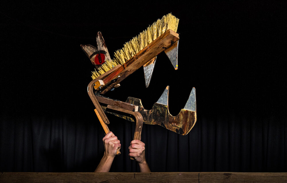 ‘LA TIERRA DE ALVERGÓNZALEZ’, de TITIRITEROS DE BINEFAR. EL SENTIR Y EL SABER POPULAR. Por Esteban Villarrocha Ardisa